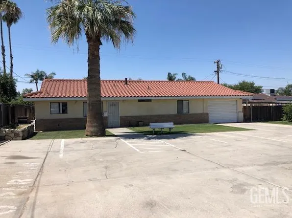 2407 Castro Ln, Bakersfield, CA 93304
