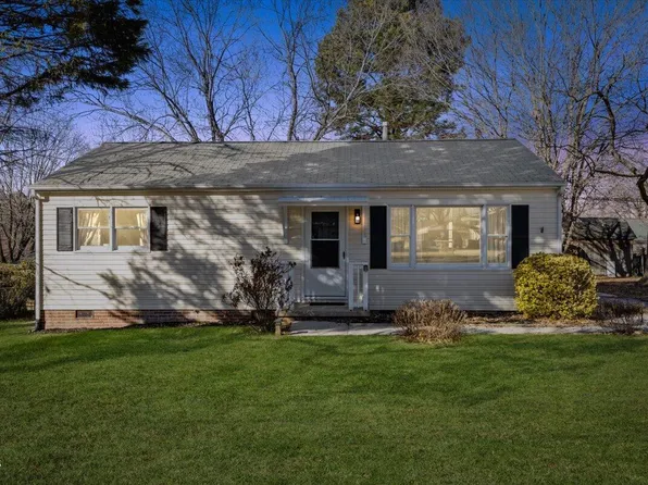 2322 McKinney St, Burlington, NC 27217