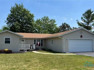 526 Eastview Dr, North Baltimore, OH 45872