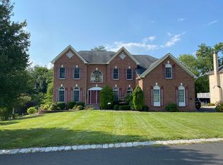115 Pebble Beach Ct, East Stroudsburg, PA 18302