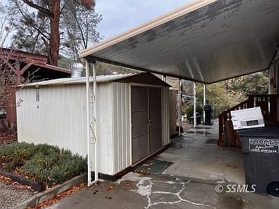5th image of 75 Betty Ln