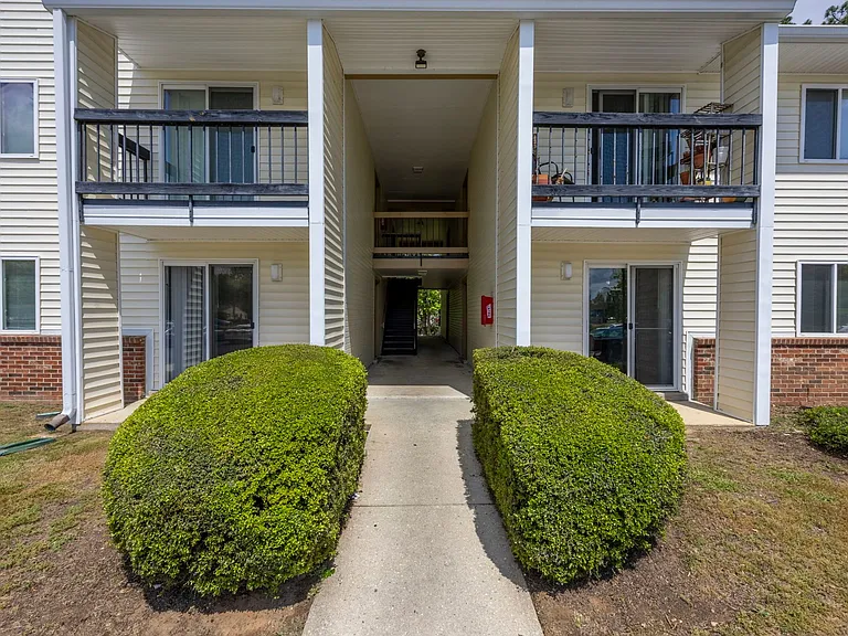 Bentree Apartments — Photo 12