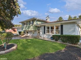 11N679 Win Haven Dr, Elgin, IL 60124