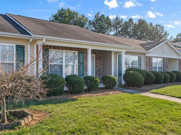 906 Chesapeake Ln, Archdale, NC 27263