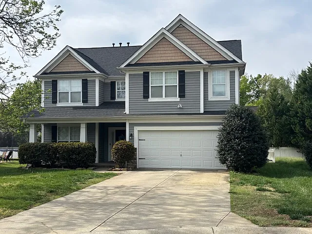 1005 Marcell Ln — Photo 2
