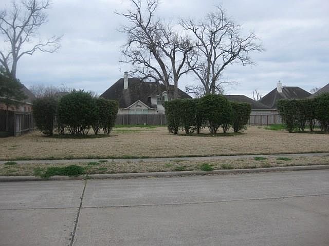 1st image of 2118 Thompson Crossing Dr