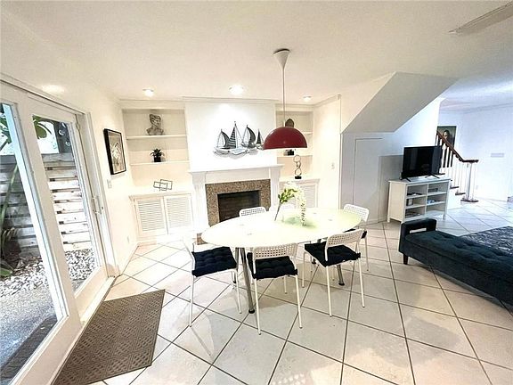 5th image of 619 Kensington Pl