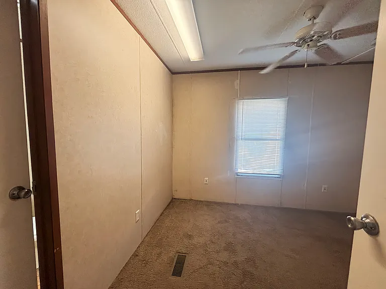 7031 Timber Ridge Ctr — Photo 6