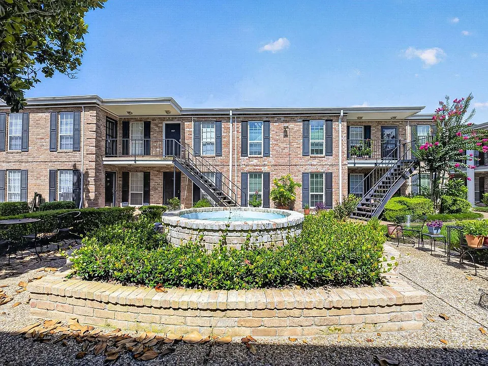 6410 Del Monte Dr #125