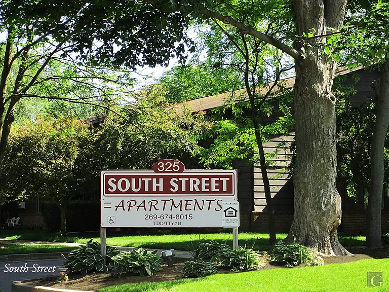 325 South St — Photo 1