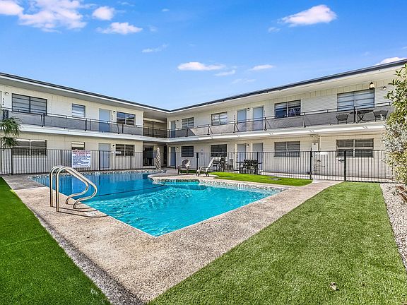 2nd image of 333 Brahan Blvd #202