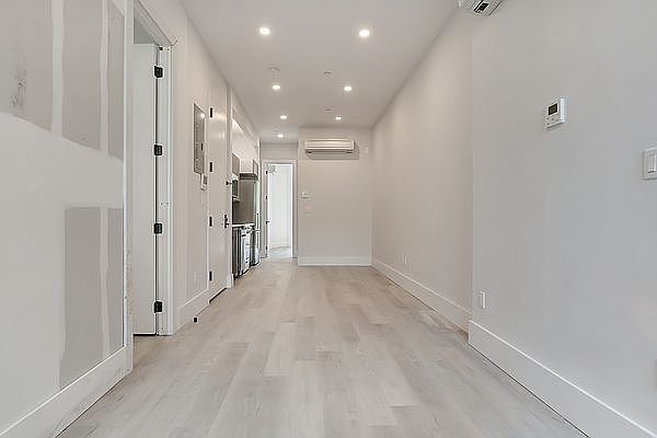1st image of 324 E 116th St #2E