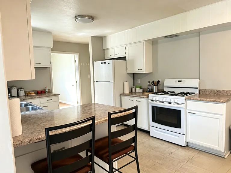 924 Princess Dr — Photo 13