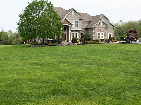 2nd image of 8 W Creek Dr