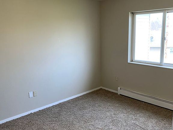 4th image of 523 Lilac Ln Unit 11