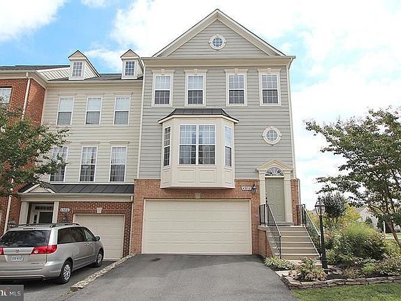 3rd image of 43818 Lees Mill Sq