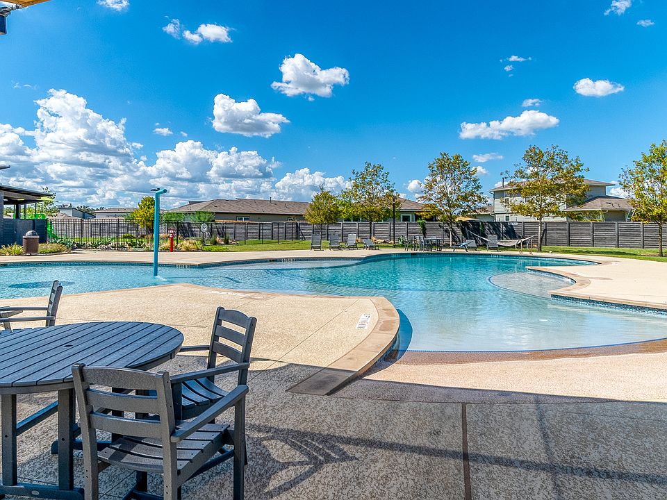 Community pool