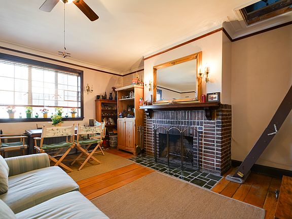 4th image of 38-30 Douglaston Pkwy Douglaston Ny #D4