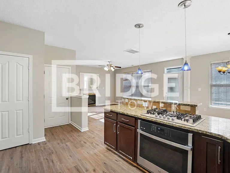 104 Hampshire Dr — Photo 8