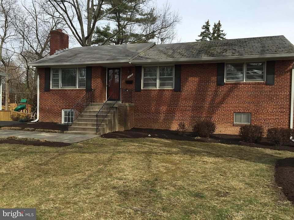 1st image of 1426 Mayflower Dr