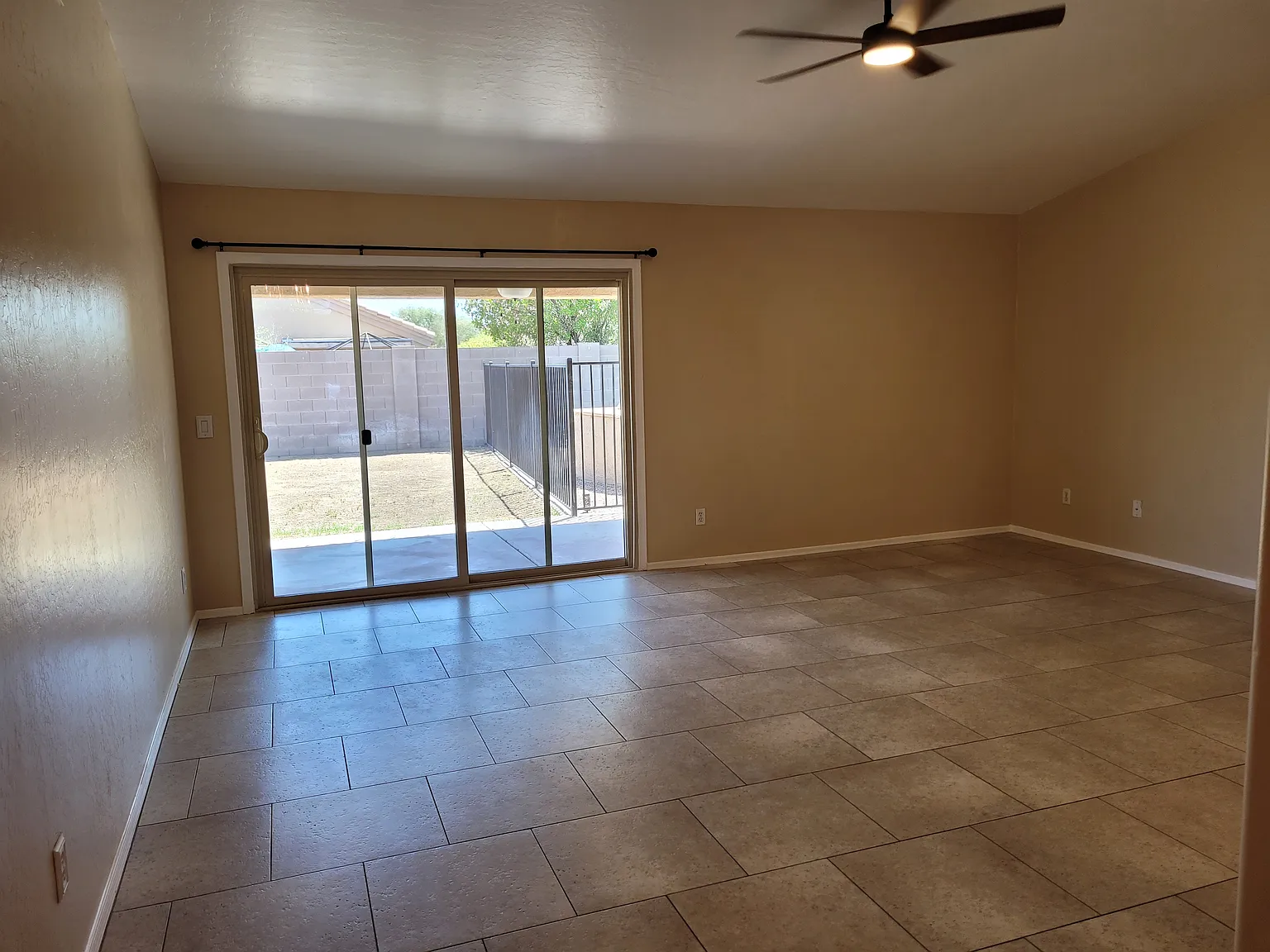 3 bed, 1436 sqft, $2,300 — Photo 2