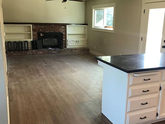 3rd image of 3516 W Pryor Ave