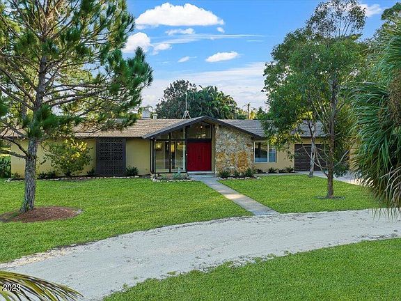 2nd image of 865 Carambola Dr