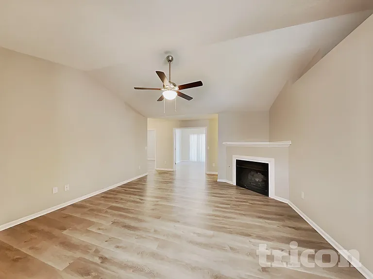 110 Kingscreek Dr — Photo 4