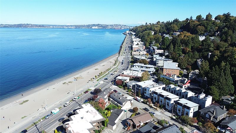 5th image of 2352 Alki Avenue SW