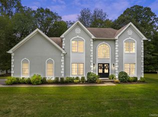 4 Harness Ct, North Salem, NY 10560
