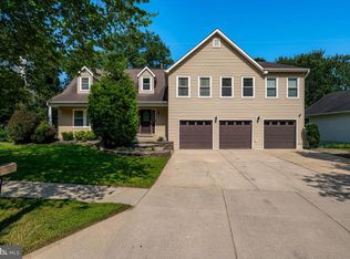 7403 Old Chapel Dr, Bowie, MD 20715