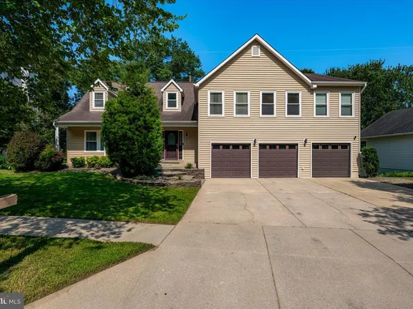 7403 Old Chapel Dr, Bowie, MD 20715