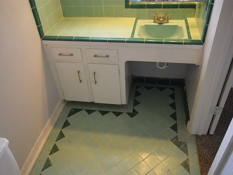 9902 Tolman St — Photo 11