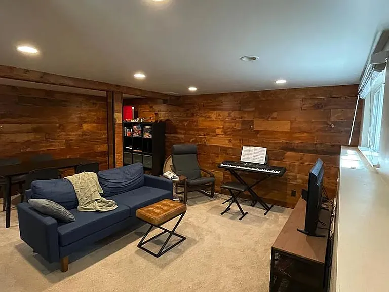 913 Belmont Ave E #C — Photo 4