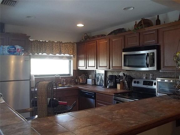 4th image of 1270 SE Parkview Pl APT B10