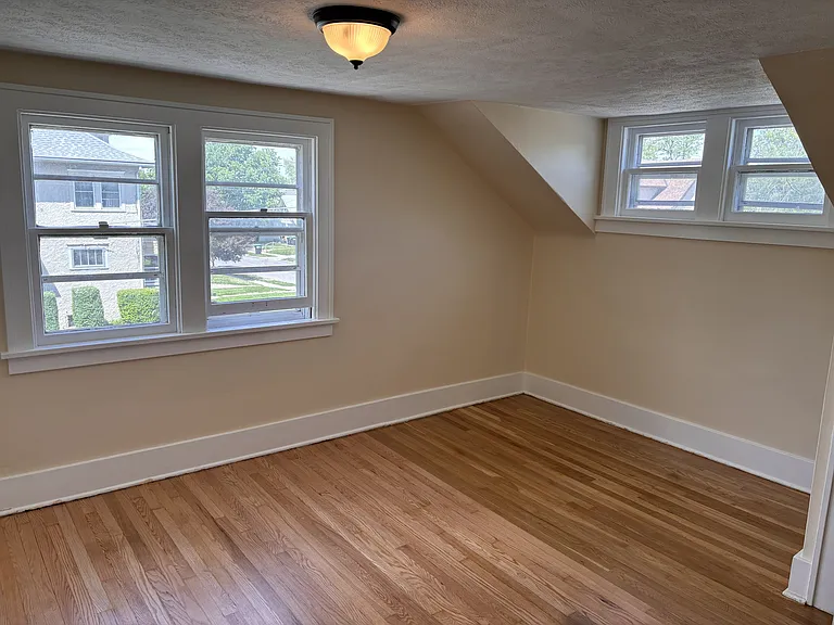 2752 N 47th Ave — Photo 11