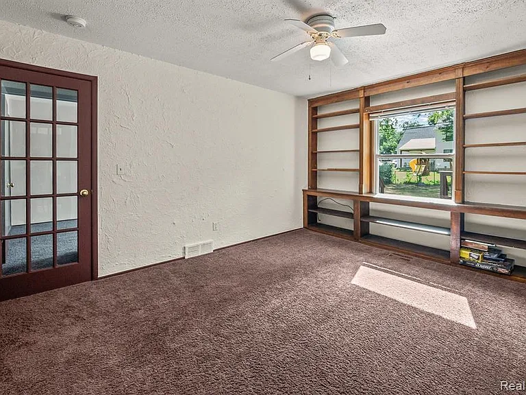 51205 Fairlane Dr — Photo 19
