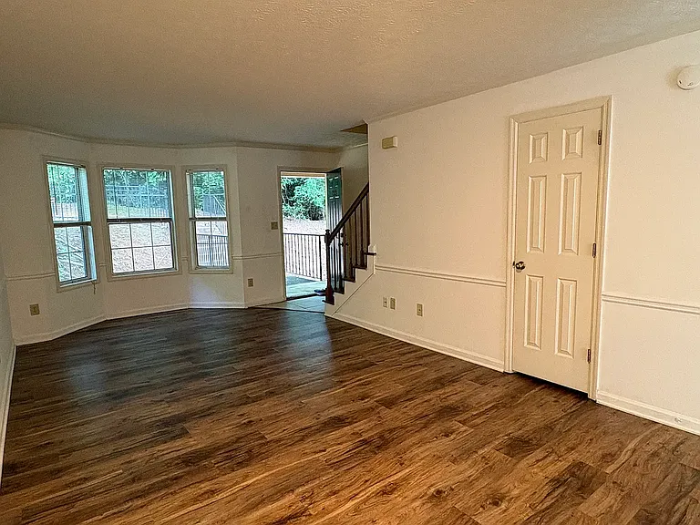 133 Sleepy Creek Dr — Photo 5