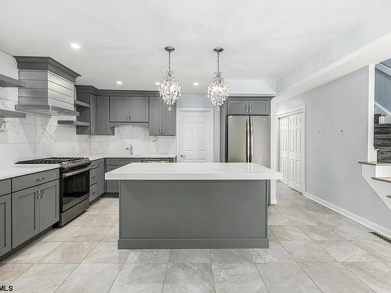 801 Dudley Ct #1402 — Photo 9