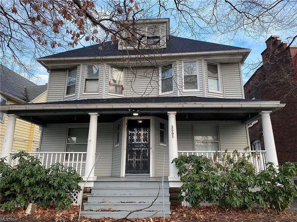 1551 E 118th St photo 1