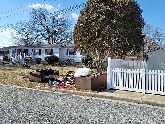 2nd image of 5 Sunset Dr