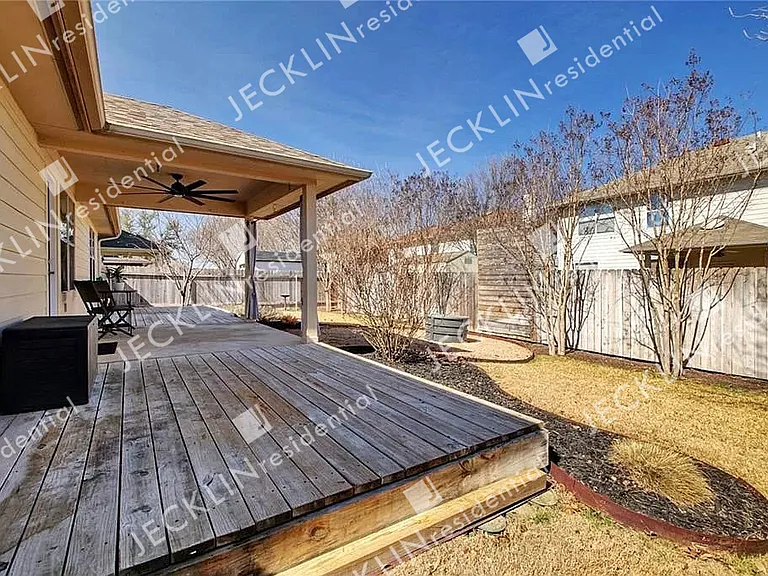 2415 Candle Ridge Trl — Photo 34