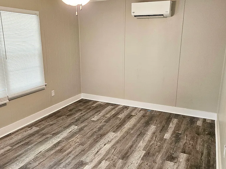 324 Rogers St — Photo 8