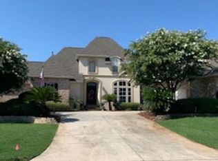 172 Islander Dr, Slidell, LA 70458