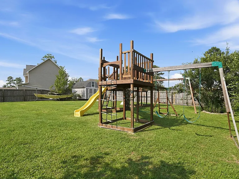 276 Turriff Way — Photo 46