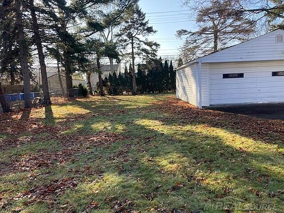 4th image of 8442 Central St