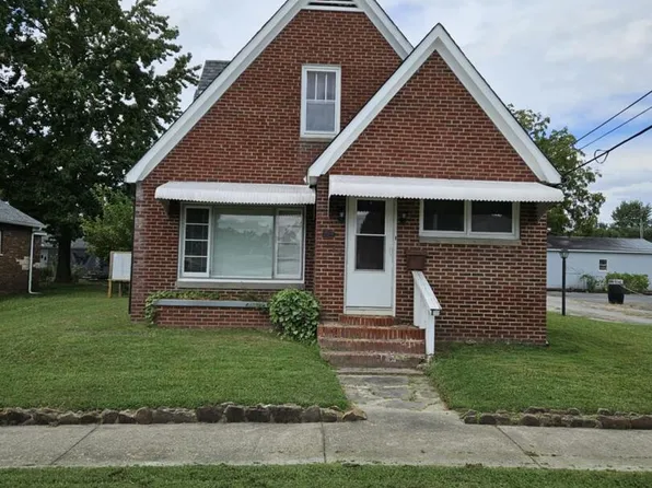 405 S Logan St, West Frankfort, IL 62896