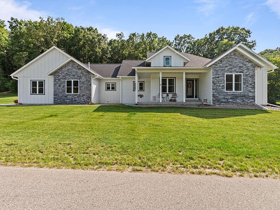 1st image of W6275 Pinewood DRIVE