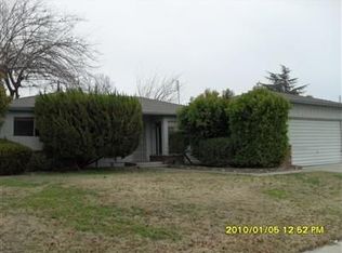 206 W Richert Ave, Clovis, CA 93612