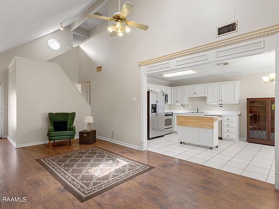 5th image of 139 Sugarcreek Dr